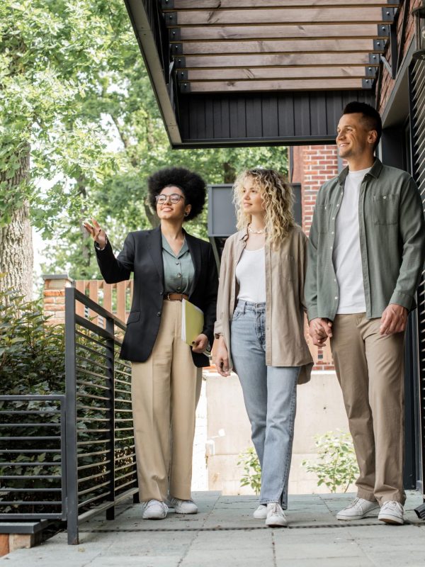 african-american-property-agent-pointing-with-hand-2023-11-27-05-23-49-utc-1.jpg african-american-property-agent-pointing-with-hand-2023-11-27-05-23-49-utc-1.jpg